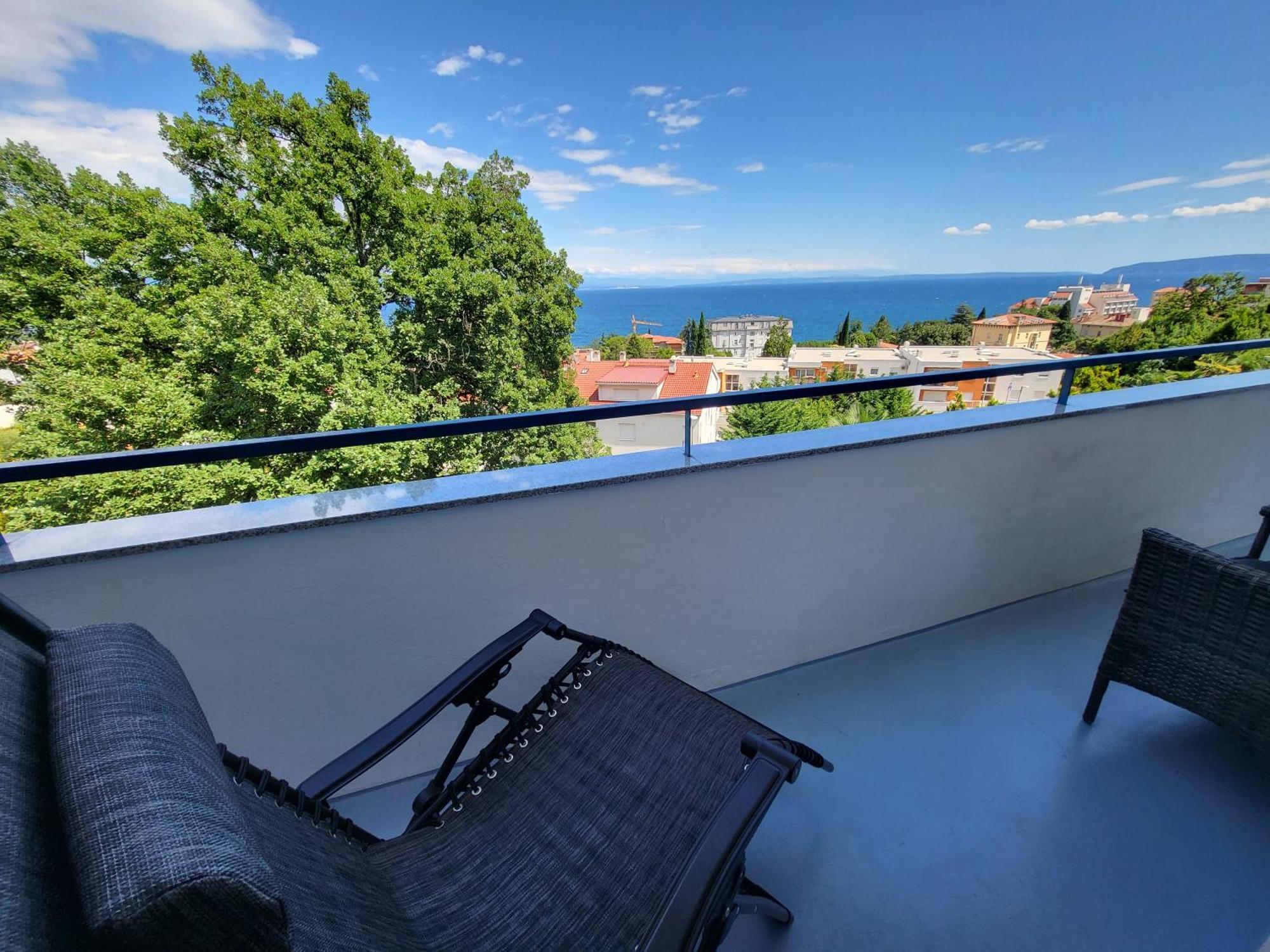 Apartment With Direct Sea View, Free Parking And Close To Beaches And Promenade Lovran Exterior foto