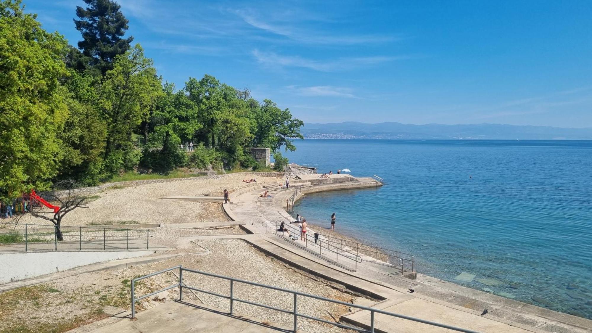 Apartment With Direct Sea View, Free Parking And Close To Beaches And Promenade Lovran Exterior foto